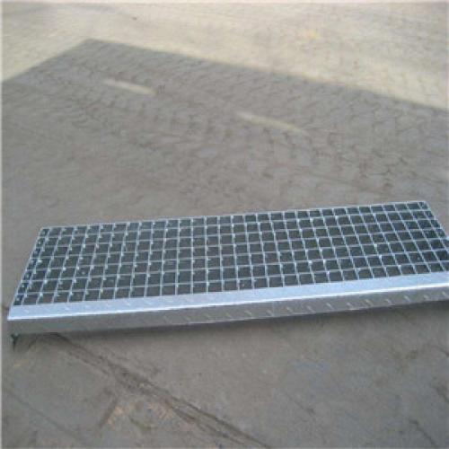 鋼梯踏步板廠家