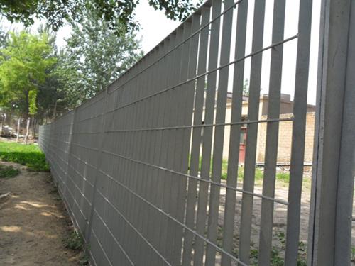 鋼格板護(hù)欄