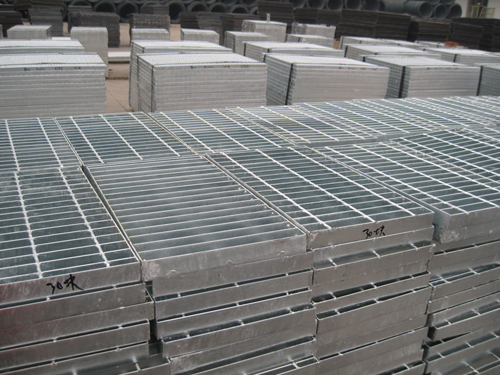 熱鍍鋅<a href='http://m.zjhtdwyy.com'>鋼格柵板</a> 熱鍍鋅鋼<a href='http://m.zjhtdwyy.com'>格柵板</a>